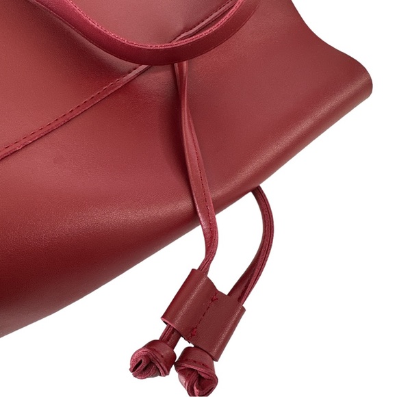 Red vegan leather shoulder Bag tote - Picture 3 of 6